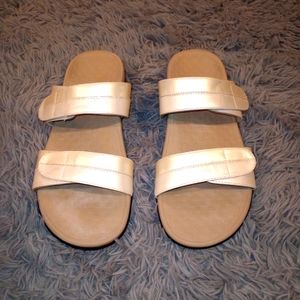 VIONIC sandals size 11
